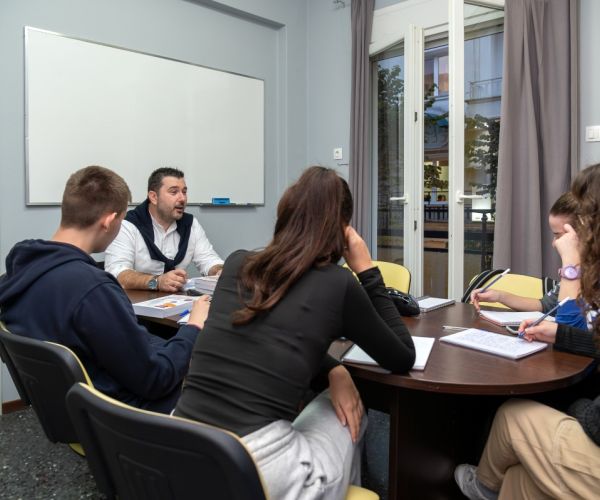 φωτογραφίες φροντιστήρια λάρισα