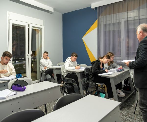 φωτογραφίες φροντιστήρια λάρισα