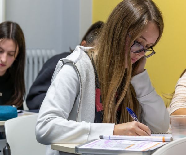 φωτογραφίες φροντιστήρια λάρισα