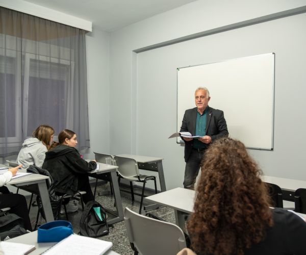 φωτογραφίες φροντιστήρια λάρισα